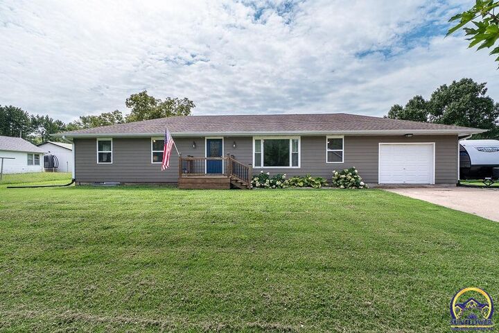 Property Photo:  511 W Broadway St  KS 66856 