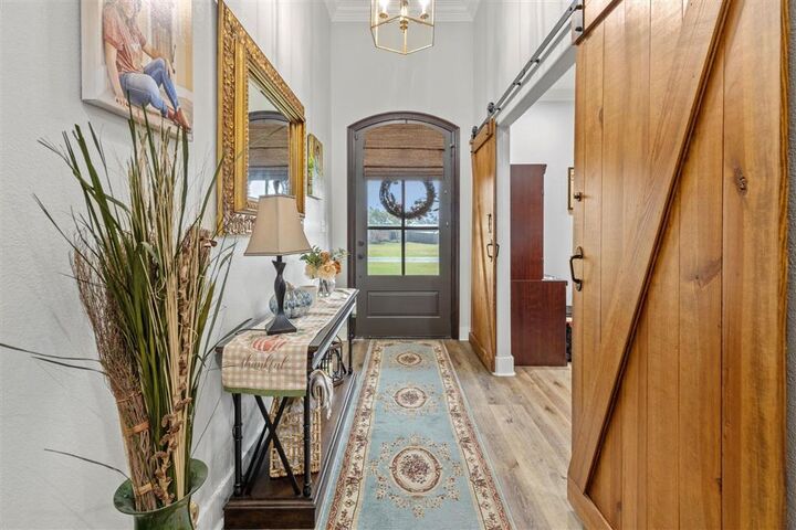 Property Photo: 3075 Mesa Lane LA 70611