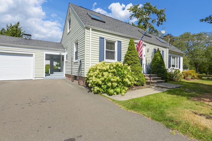 Property Photo:  35 Belvedere Road  CT 06473 