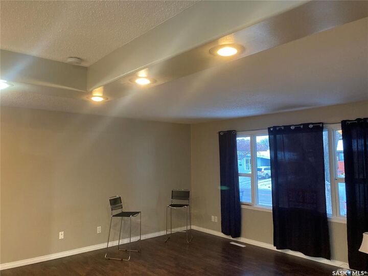 Photo de la propriété:  325 W Avenue N  SK S7K 1N3 