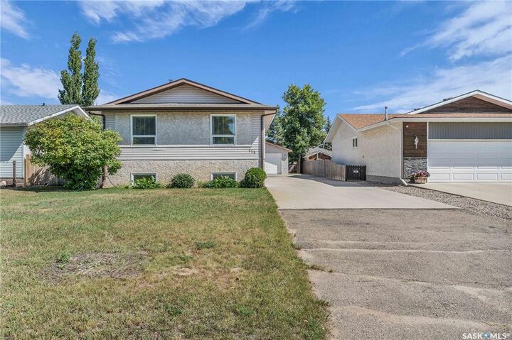 Property Photo:  115 5th Street  SK S0G 3Z0 