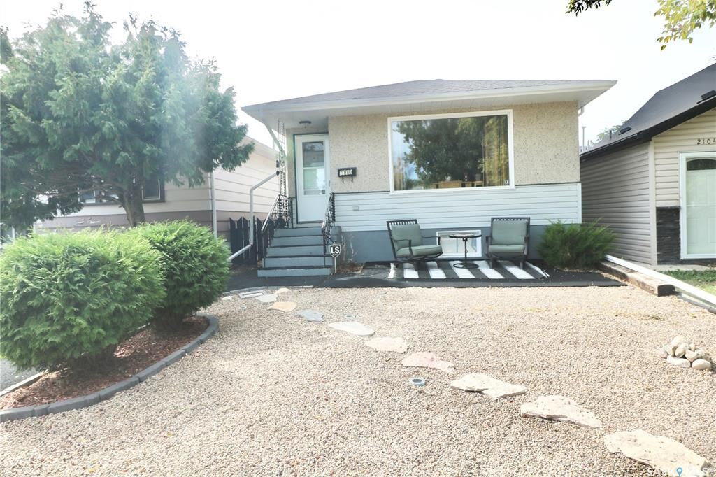 Property Photo: 2110 Elliott Street SK S4N 3H2
