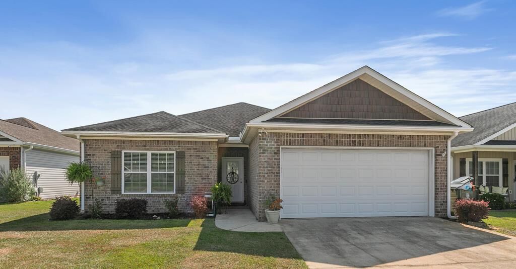 Property Photo:  122 Scarlet Oaks Court  AL 36301 
