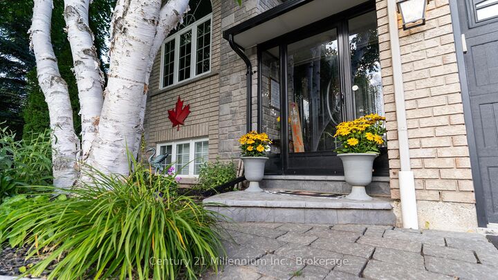 Photo de la propriété: 5 Sugar Maple Lane ON L9Z 1P4