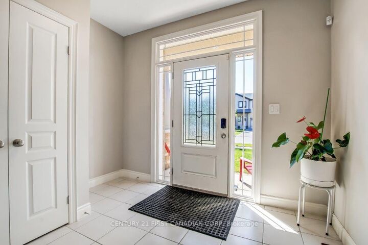 Property Photo:  2608 Holbrook Drive  ON N6M 0G3 