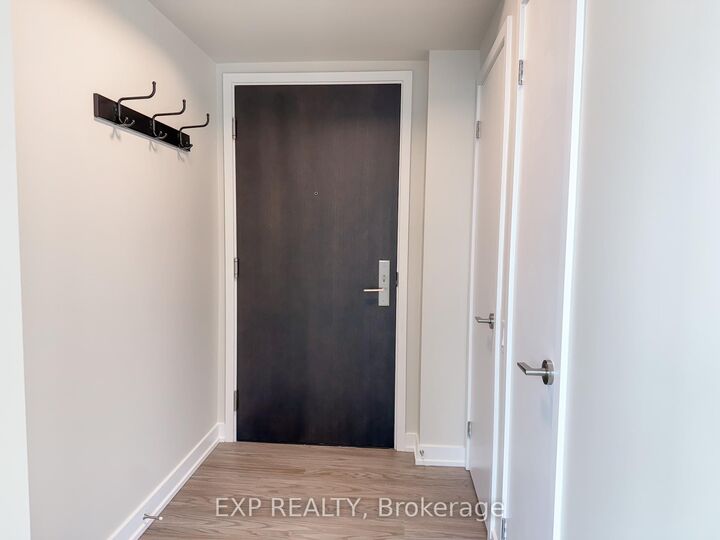 Property Photo:  38 Monte Kwinter Court 1106  ON M3H 0E2 