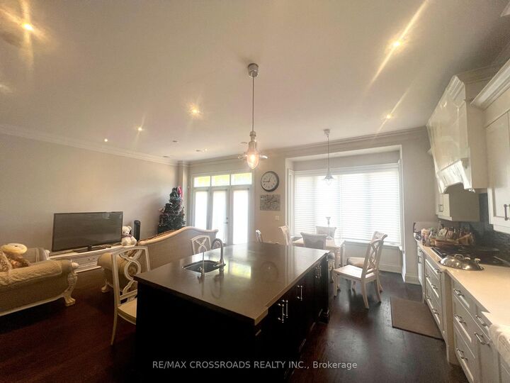 Property Photo:  82 Holmes Avenue  ON M2N 4M2 