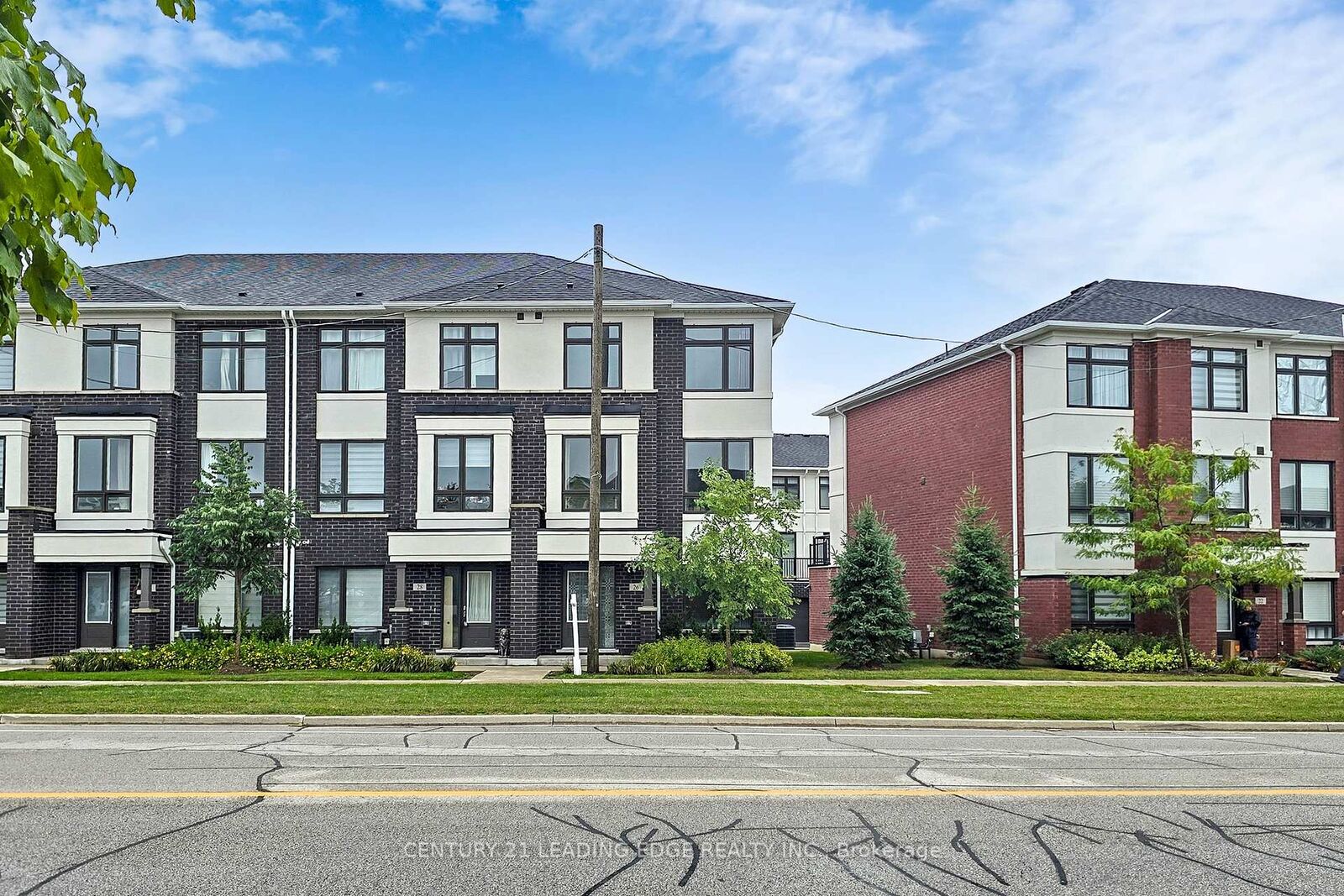 Property Photo: 26 James Noble Lane ON L4C 5S7