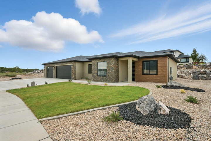 Property Photo: 2156 S Bluff Dr UT 84720