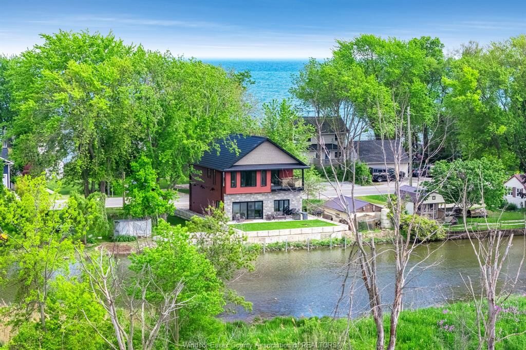 Property Photo:  1260 Heritage Road  ON N9Y 2E6 