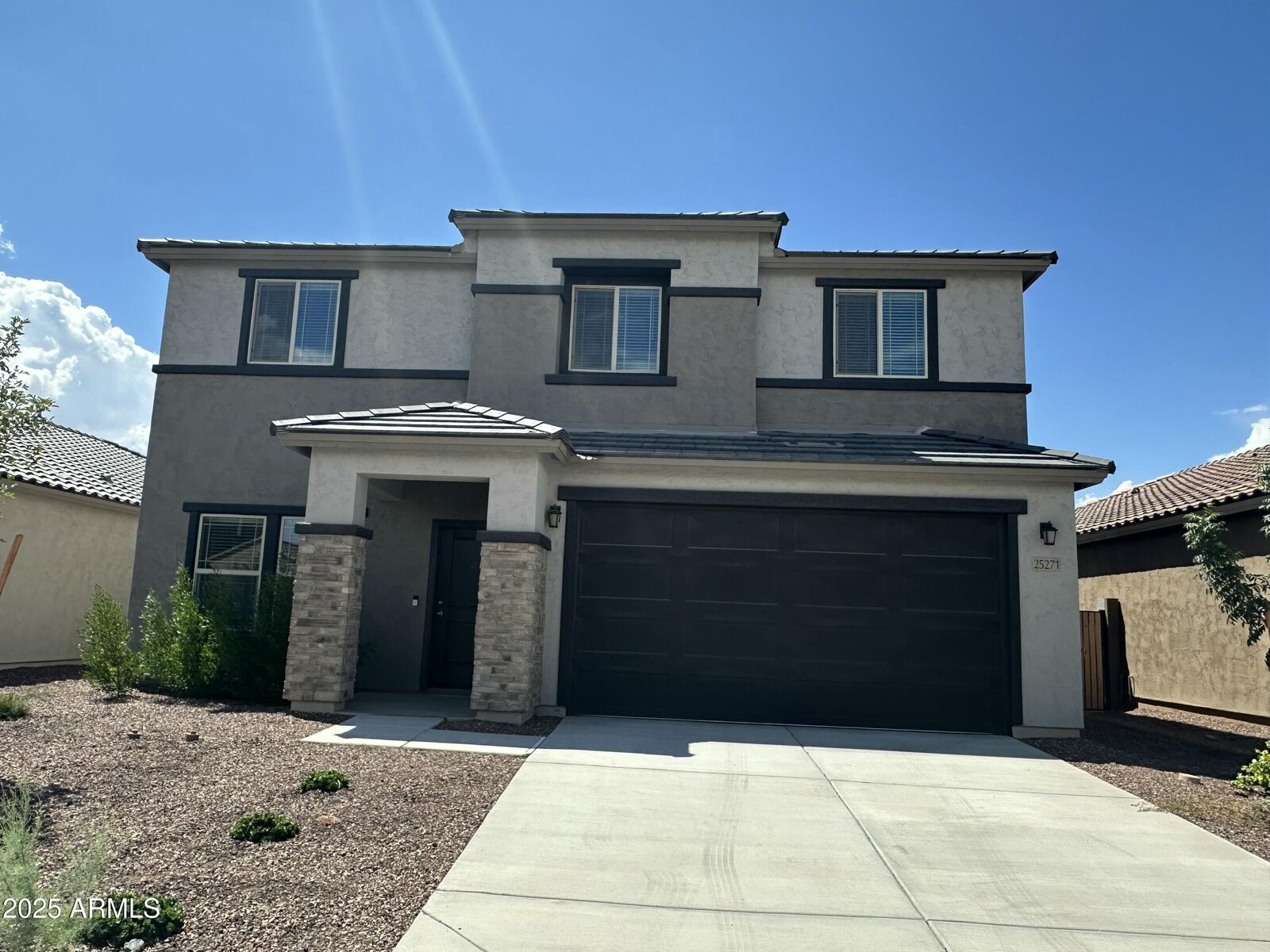 Property Photo: 25271 W Chanute Pass AZ 85326