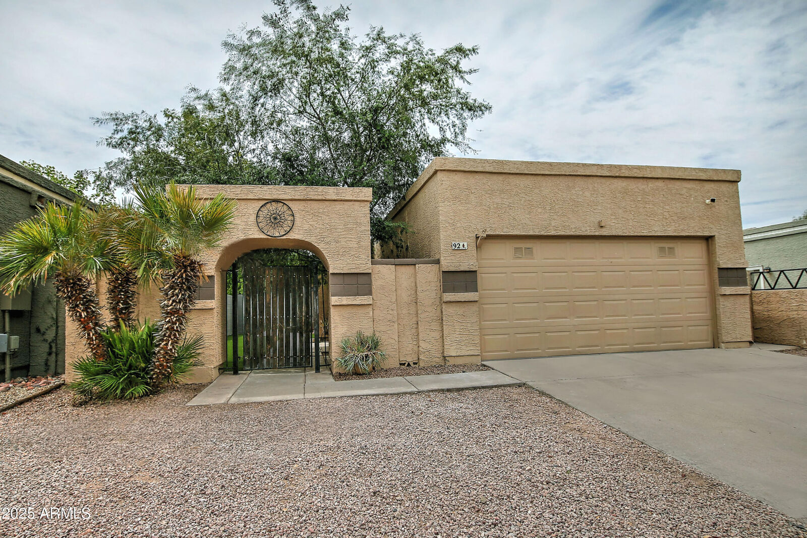 Property Photo: 619 E Jensen Street 92 AZ 85203
