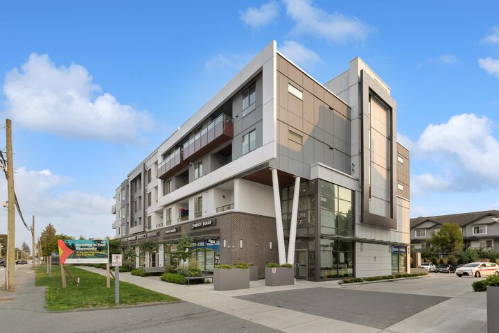 Photo de la propriété:  14468 72 Avenue A404  BC V3S 0B6 