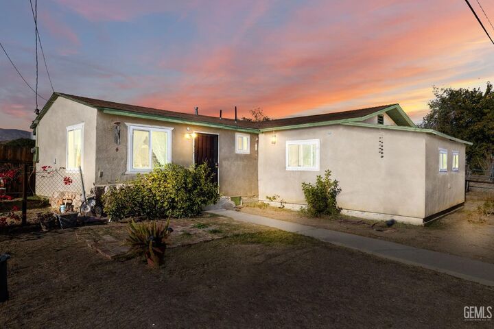 525 S Kern Street  Maricopa CA 93252 photo