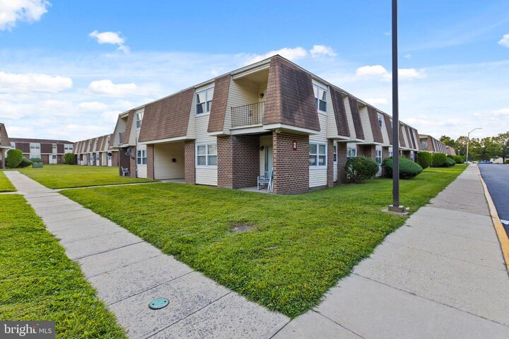 Property Photo: 33 Florence Tollgate Place -6 NJ 08016