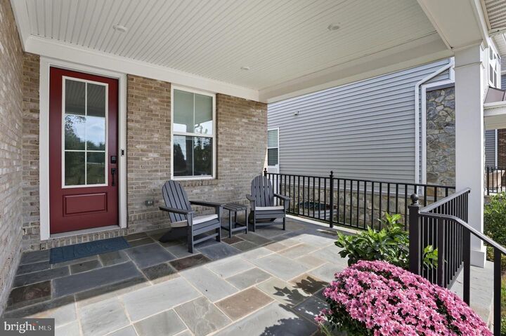 Property Photo:  42048 Creighton Road  VA 20148