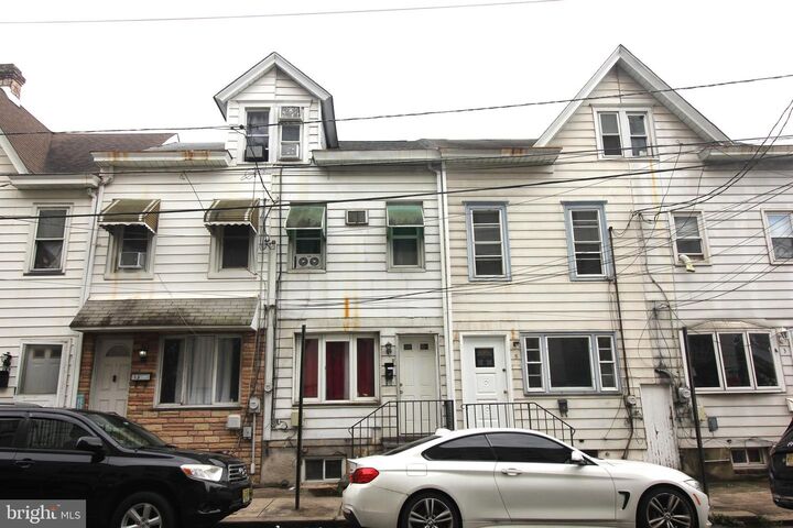 Property Photo:  5 College Street  NJ 08611 