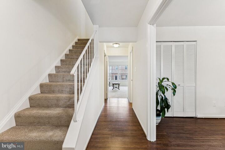 Property Photo: 10255 Braddock Road VA 22032