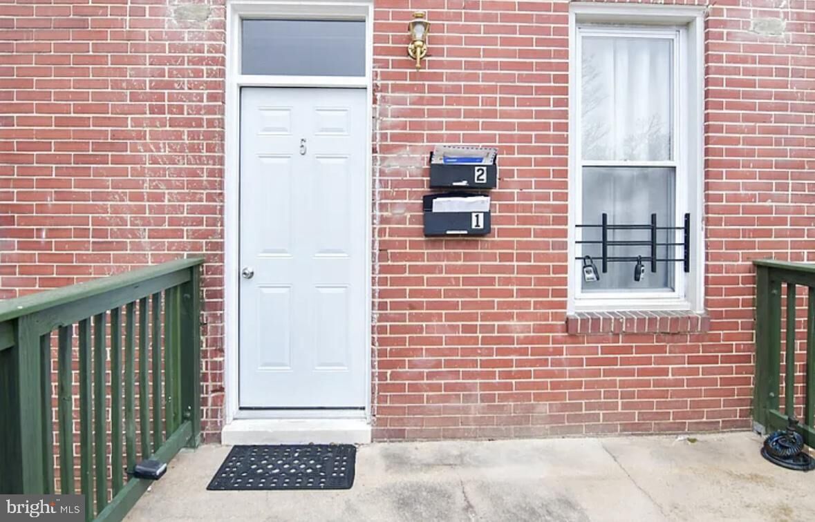 Property Photo:  5 S Wickham Road 2  MD 21229 
