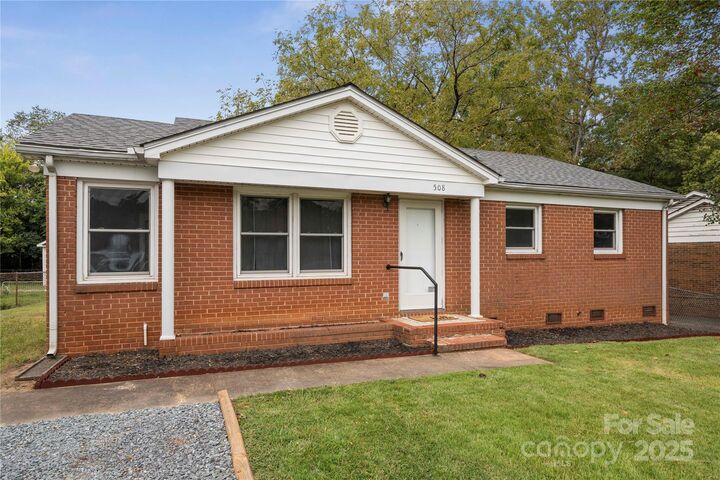 Property Photo:  508 E John Street  NC 28105 