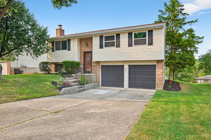 Property Photo: 2800 Mapletree Court OH 45236
