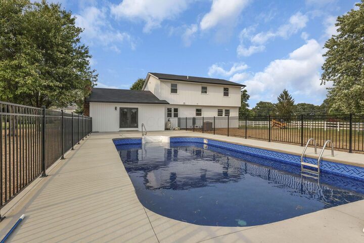 Property Photo: 5273 Hayes Road OH 43125