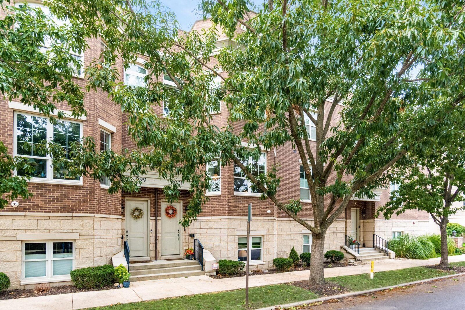 Property Photo:  1001 Dennison Avenue  OH 43201 