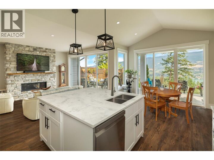 Property Photo: 13137 Cliffstone Court BC V4V 2R1
