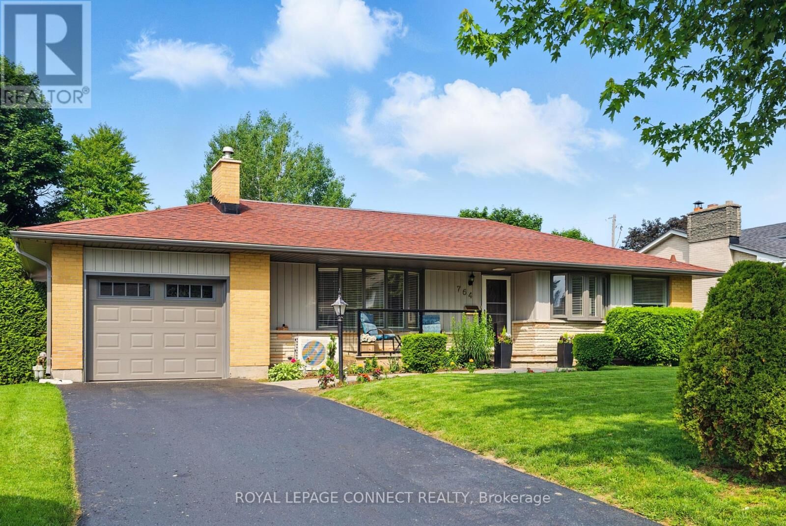 Property Photo:  764 Westdale Street  ON L1J 5B7 