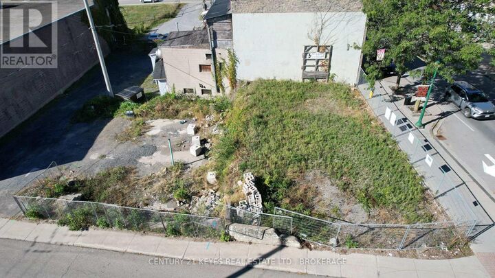 Photo de la propriété:  205 King Street West  ON K6V 3R7 