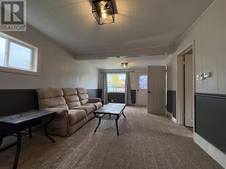 Property Photo: 905 McKenzie Ave N ON P9A 2B5
