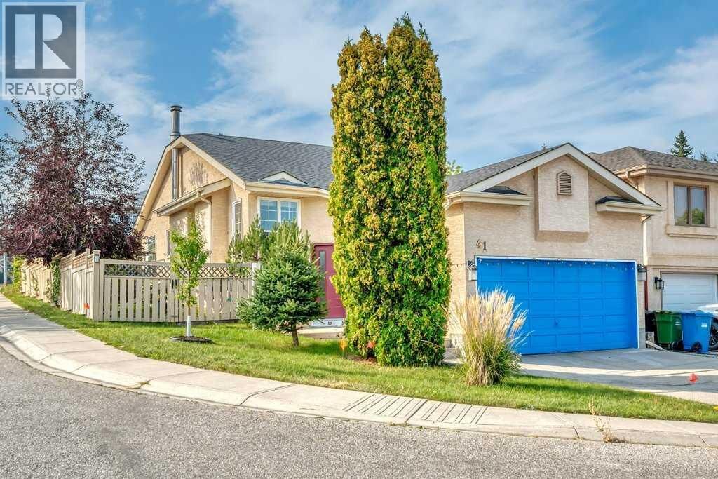 Property Photo:  41 Millbank Bay Southwest  AB T2Y 2Z1 