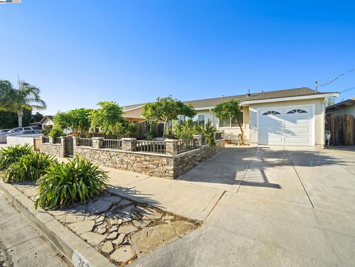 Property Photo:  36706 Hafner St  CA 94560 