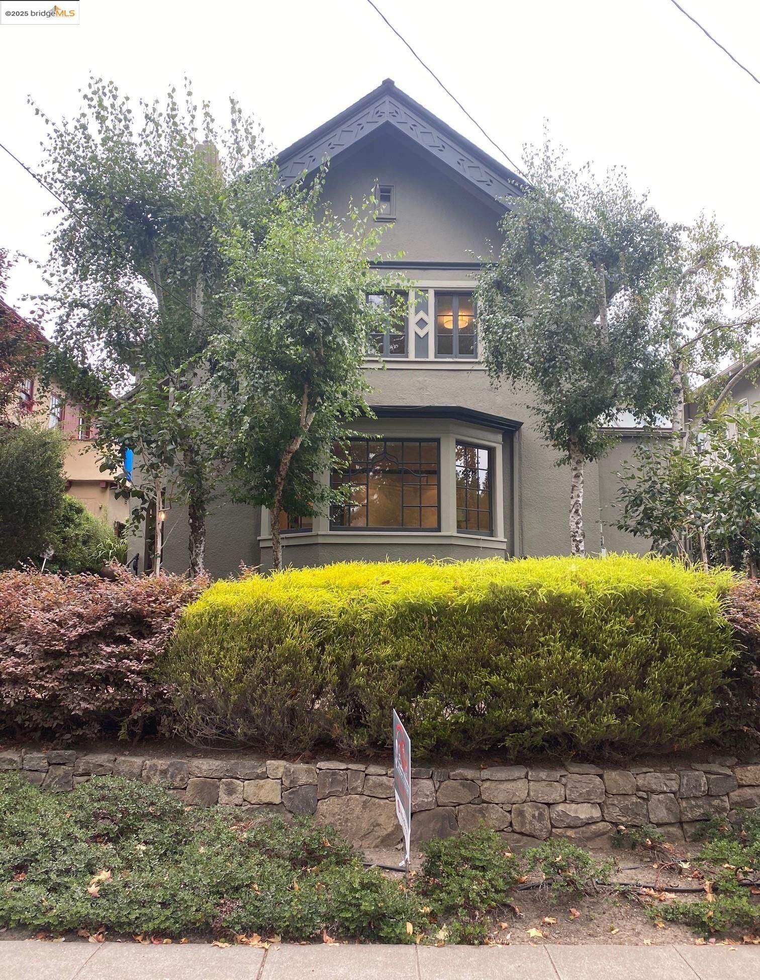 Property Photo: 2905 Piedmont Ave CA 94705