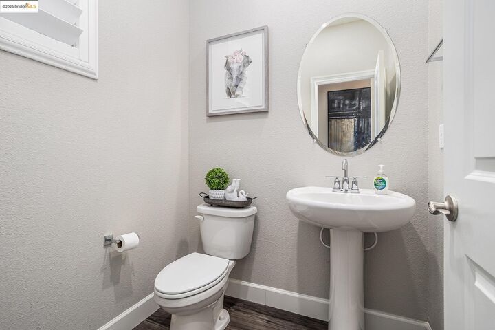 Property Photo: 1734 Bonnard Way CA 95242