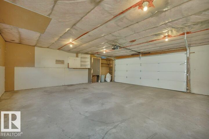 904 Knottwood NW  Edmonton AB T6K 3C3 photo
