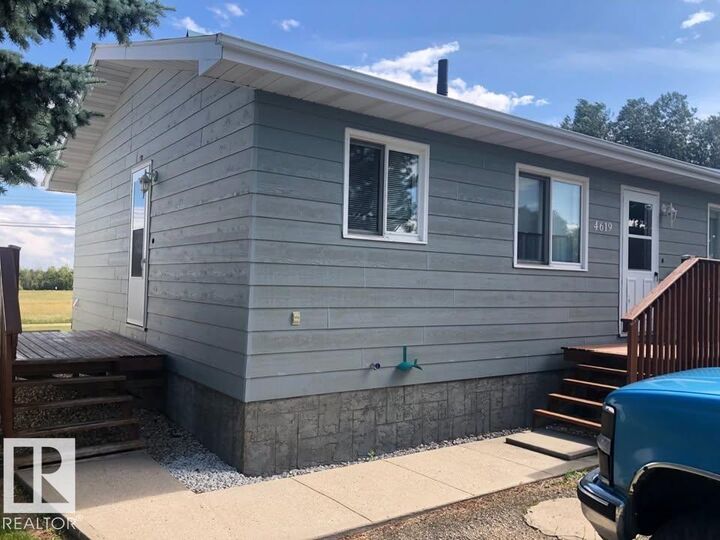 Property Photo: 4619 43 Street AB T0E 1N0