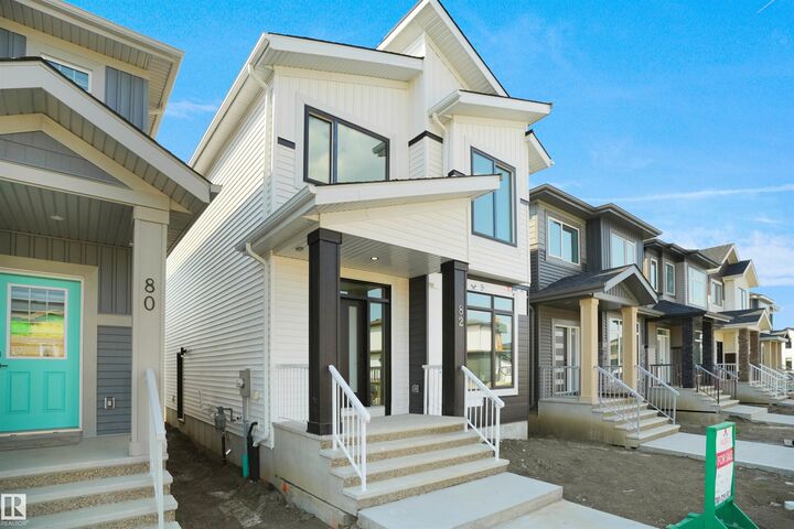 Property Photo:  82 Blackbird Bend  AB T8L 1X5 