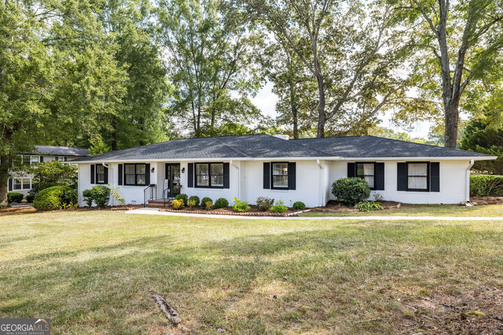 Property Photo:  169 Cherokee Circle  GA 30125 