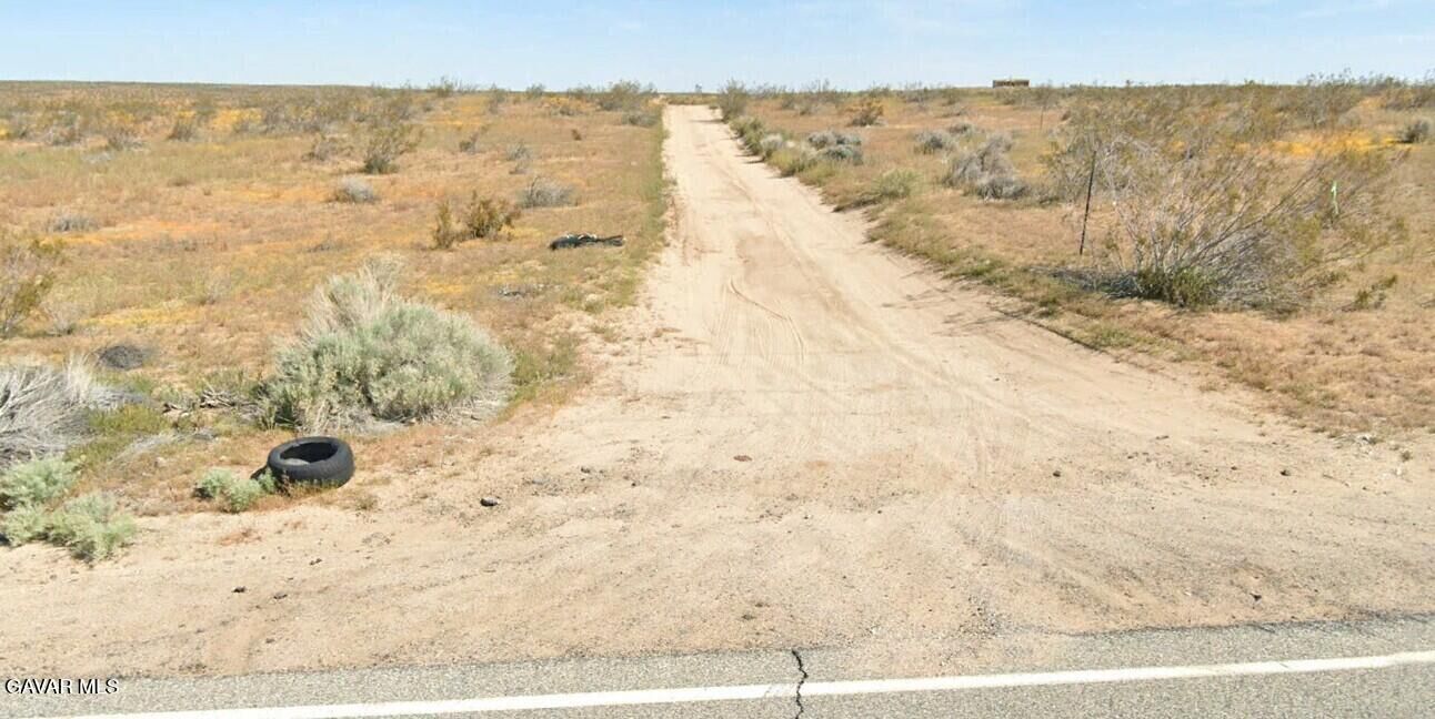 Property Photo:  18700 E Ave F4  CA 93535 