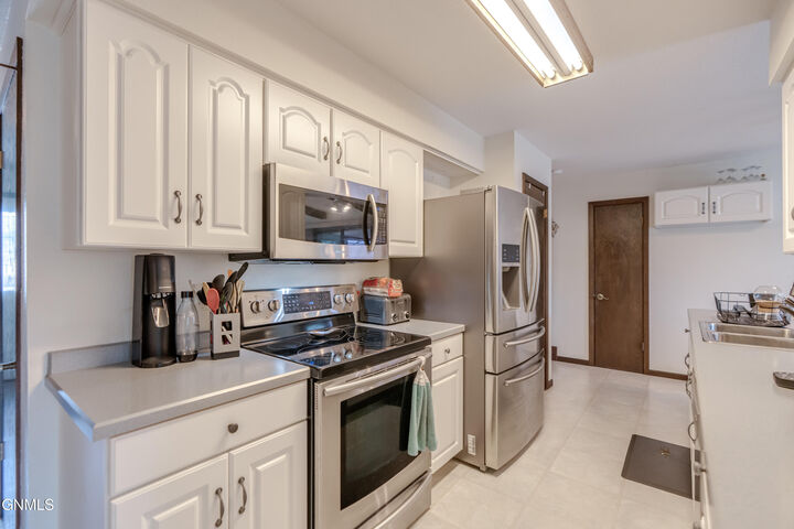 Property Photo:  601 Interstate Avenue W  ND 58503