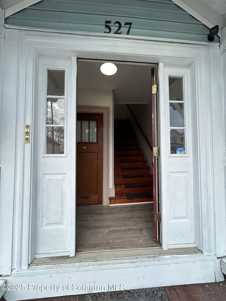 Property Photo:  527 Willow Street 2A  PA 18505 