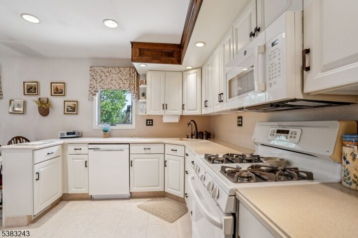 Property Photo: 1453 Tooz Pl NJ 07080