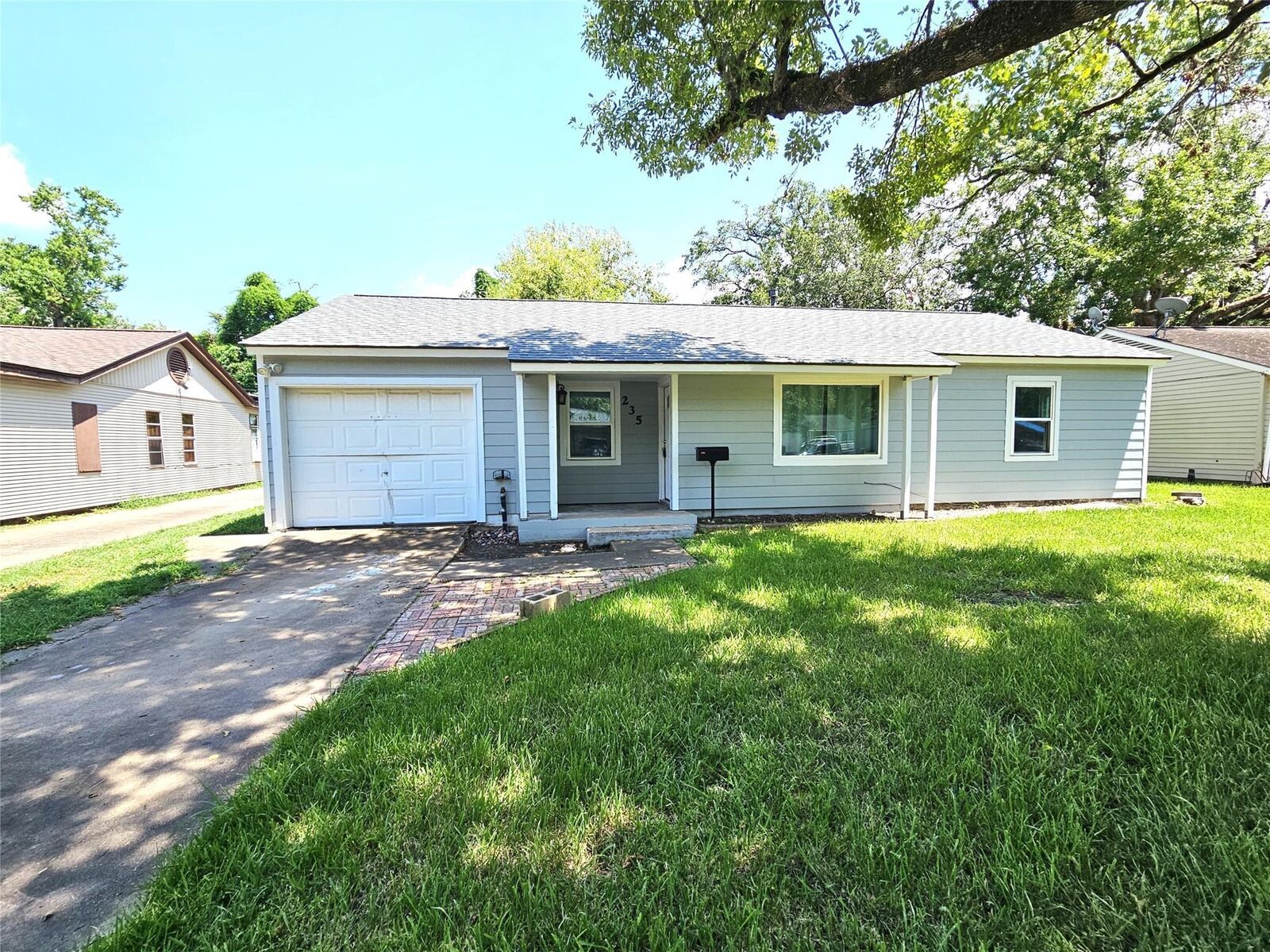 Property Photo: 235 Laurel Street TX 77566
