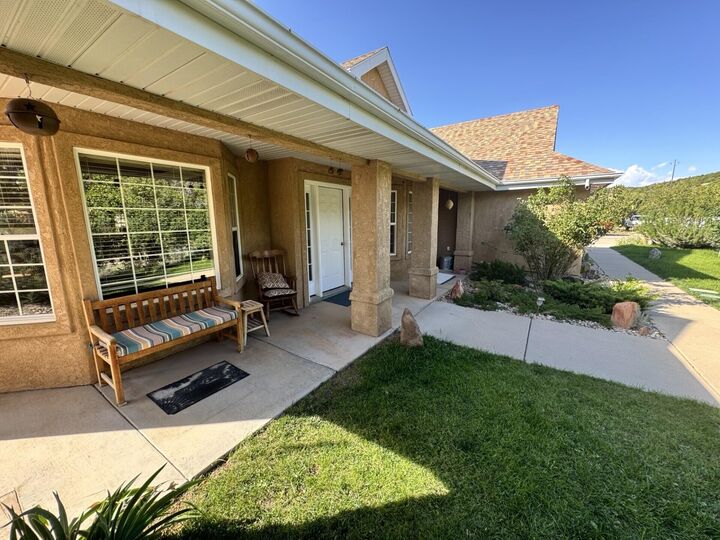 Property Photo: 1686 S Cross Hollow Dr UT 84720