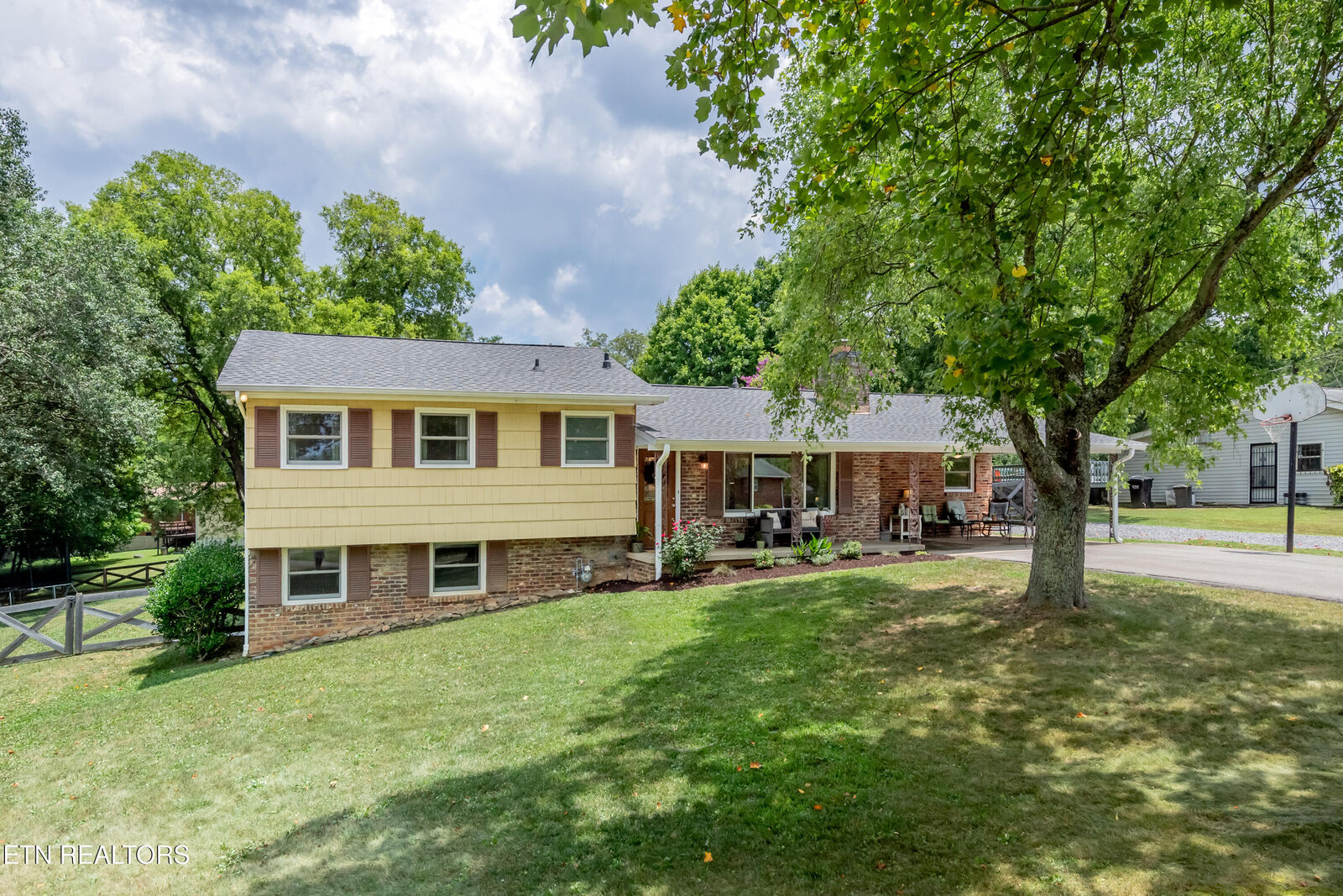 Property Photo: 6616 Candy Lane TN 37920