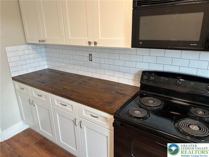 Property Photo:  649 Spring Street 2  PA 18018 