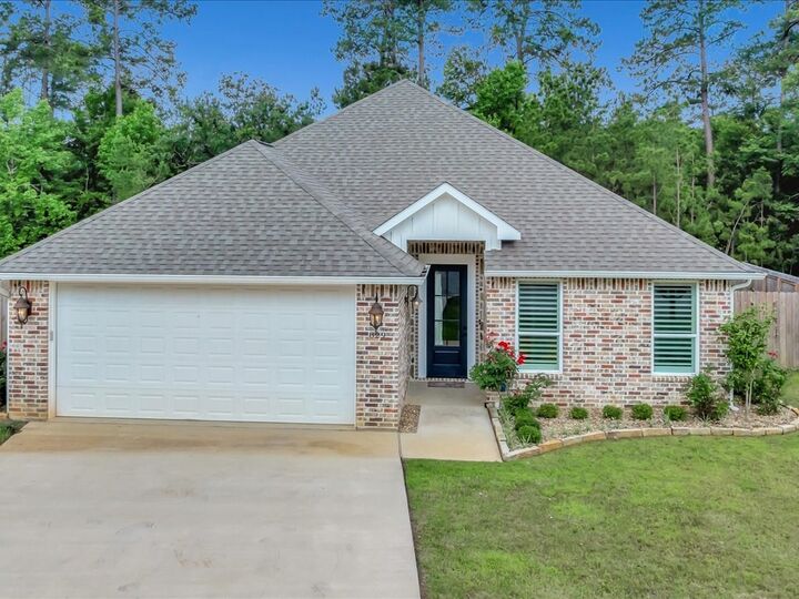 Property Photo:  829 Village Gate Circle  TX 75961 