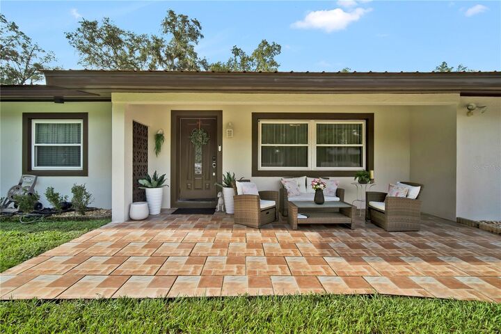 Property Photo:  427 W Lakeview Avenue  FL 32746 