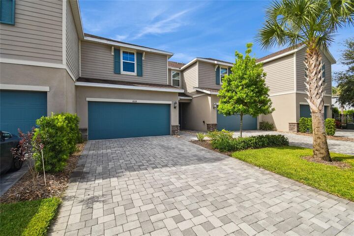 Property Photo:  1018 Rose Blossom Court  FL 33613 